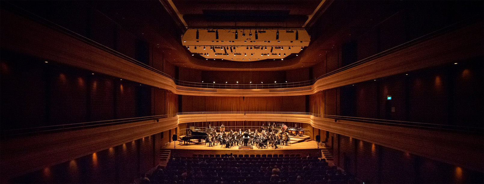 20181217 banner small world